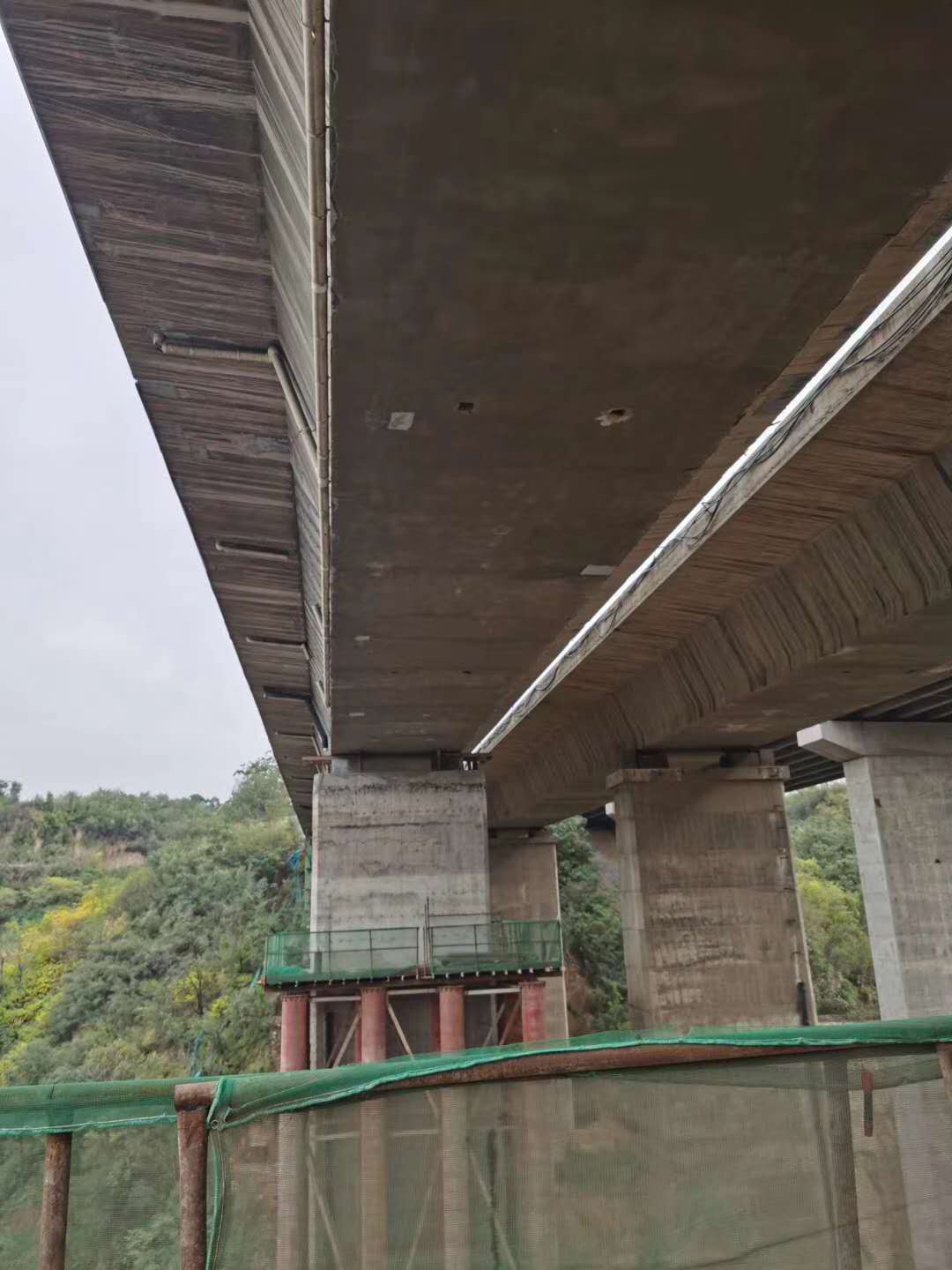 湘潭桥梁加固前制定可行设计方案图并用对施工方法